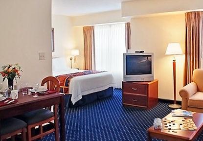 Residence Inn By Marriott Detroit Livonia Room photo